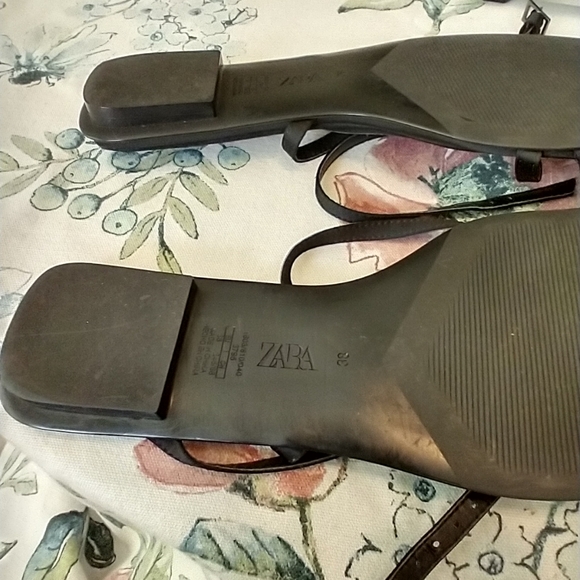 Sandals - Picture 5 of 5